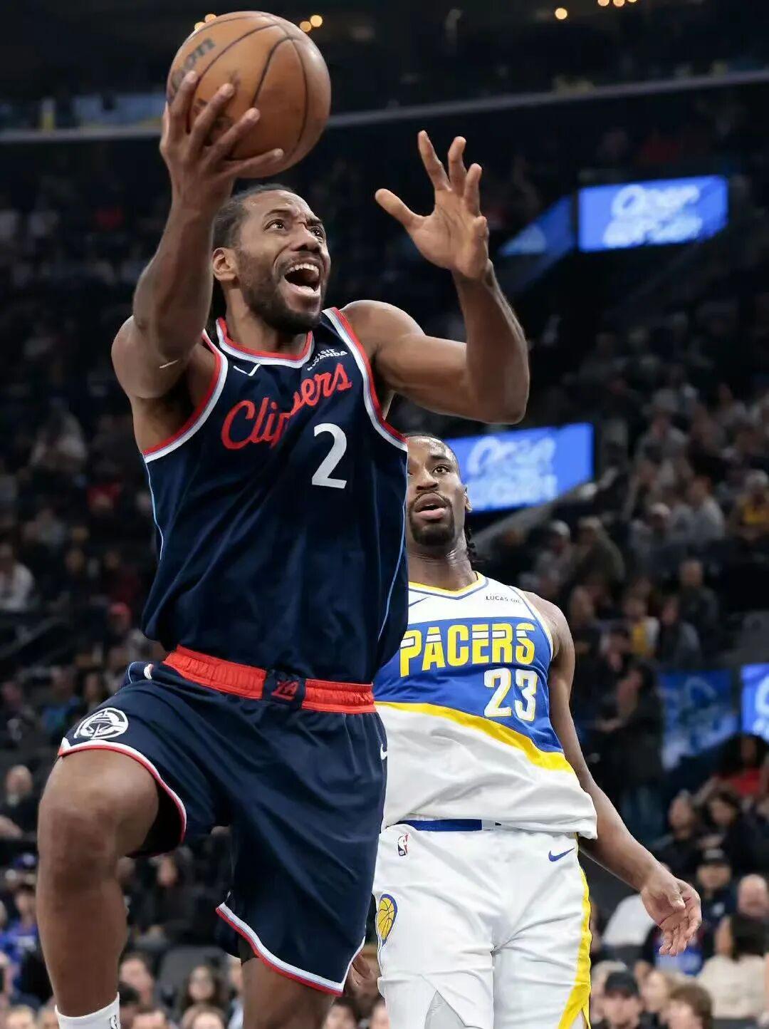 彩经网走势图-疼到锤地！小卡新大腿伤了！3节29+8，快船直冲第8！